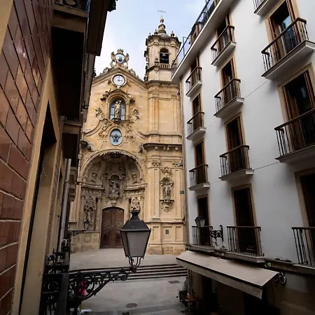 Main Street Mayor-nagusi With Ac Сан-Себастьян